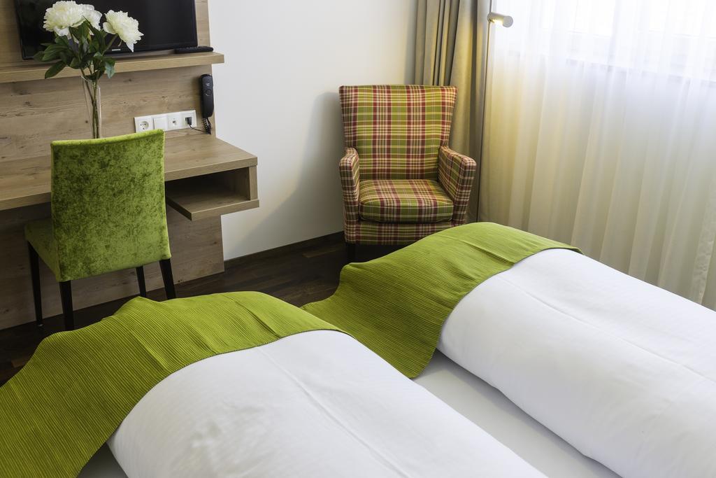 Hotel Rheingold Gailingen Værelse billede