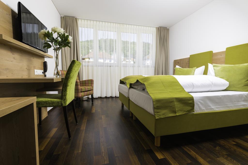 Hotel Rheingold Gailingen Værelse billede