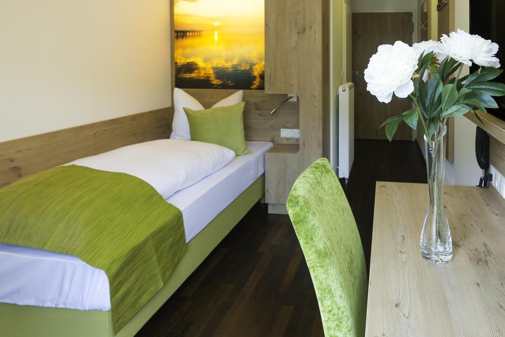 Hotel Rheingold Gailingen Værelse billede