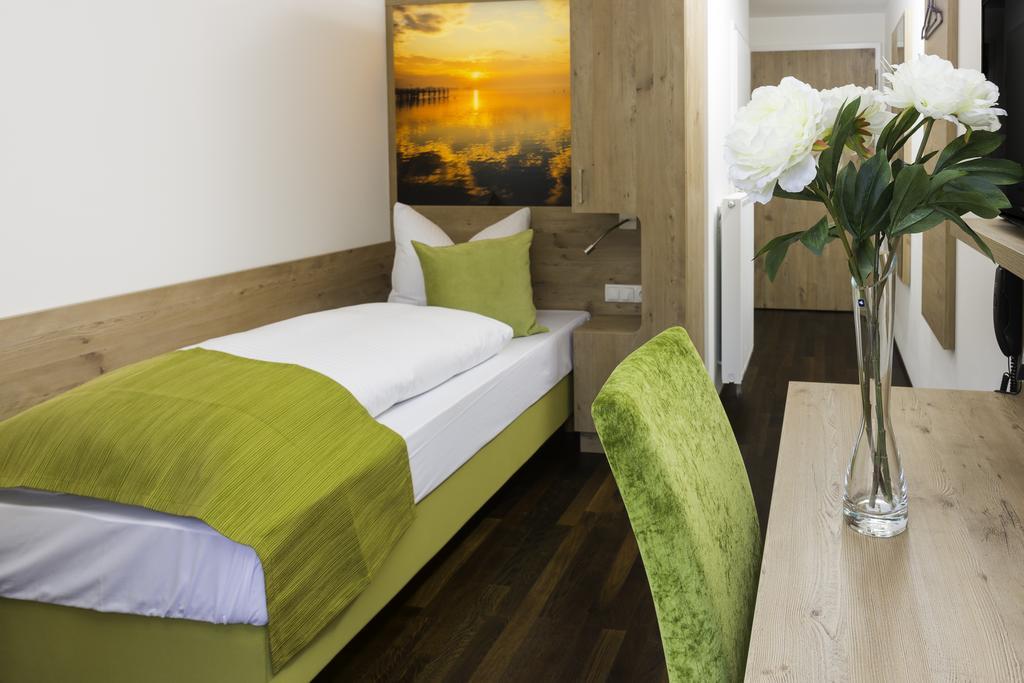 Hotel Rheingold Gailingen Værelse billede